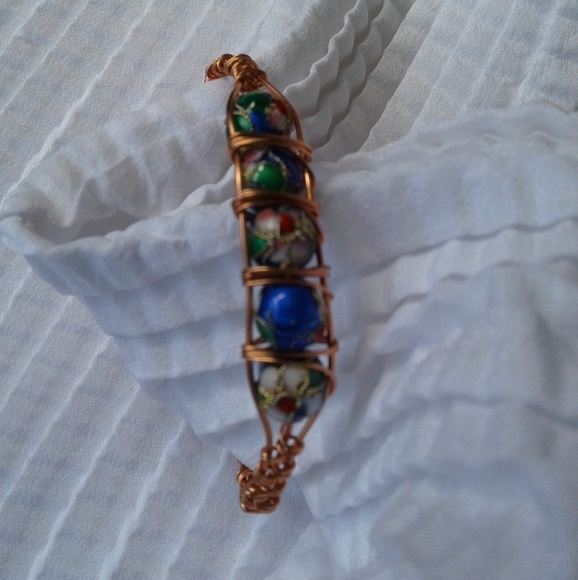 Copper wired bracelet, beautiful blue green beads. - Picture 3 of 6